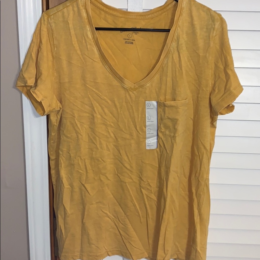 V-neck T-shirt